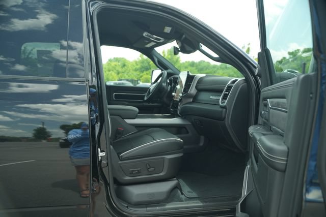 New 2026 RAM 2500 Laramie AWD/4WD image 16