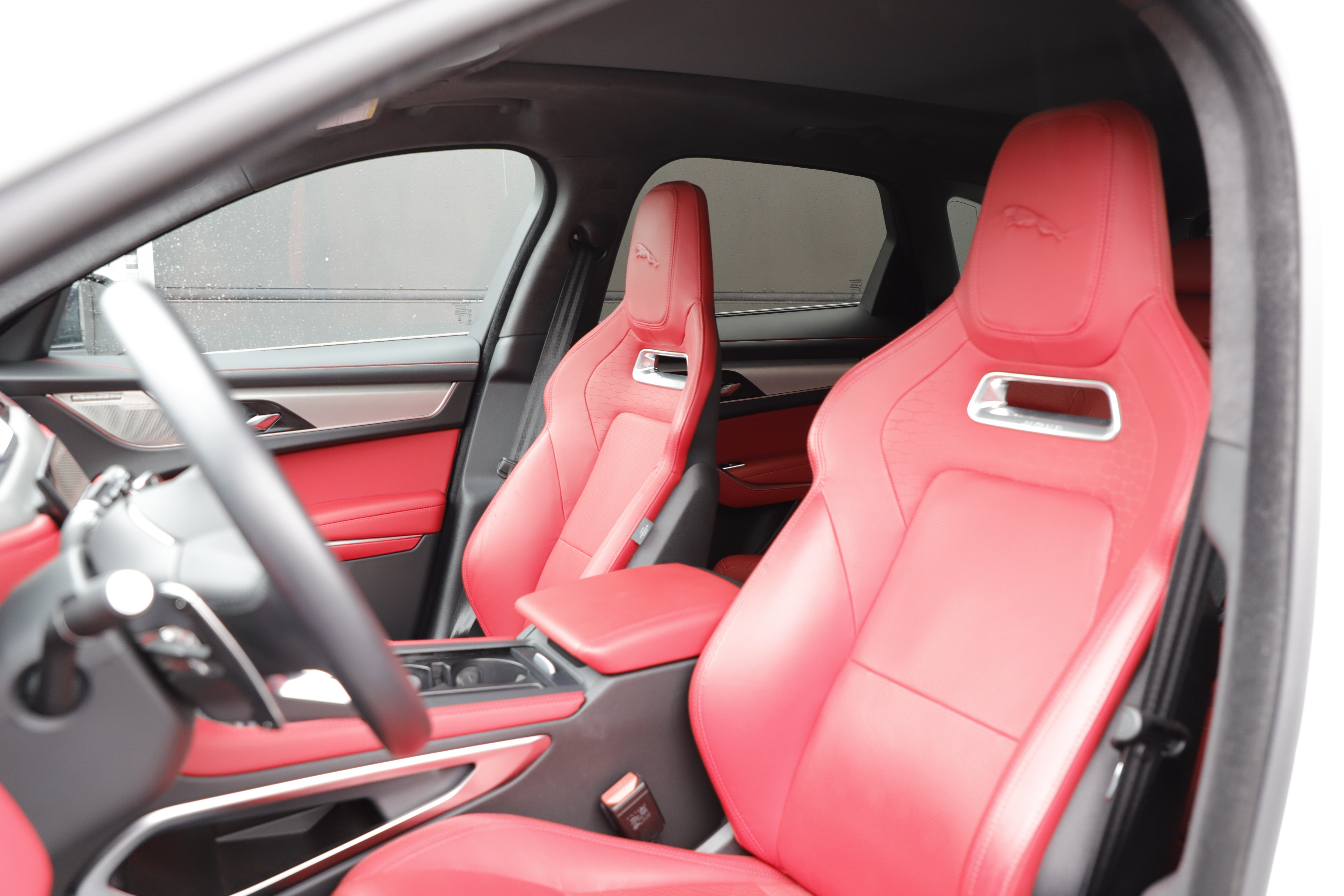 Certified 2025 Jaguar F-PACE R-Dynamic S AWD/4WD image 16