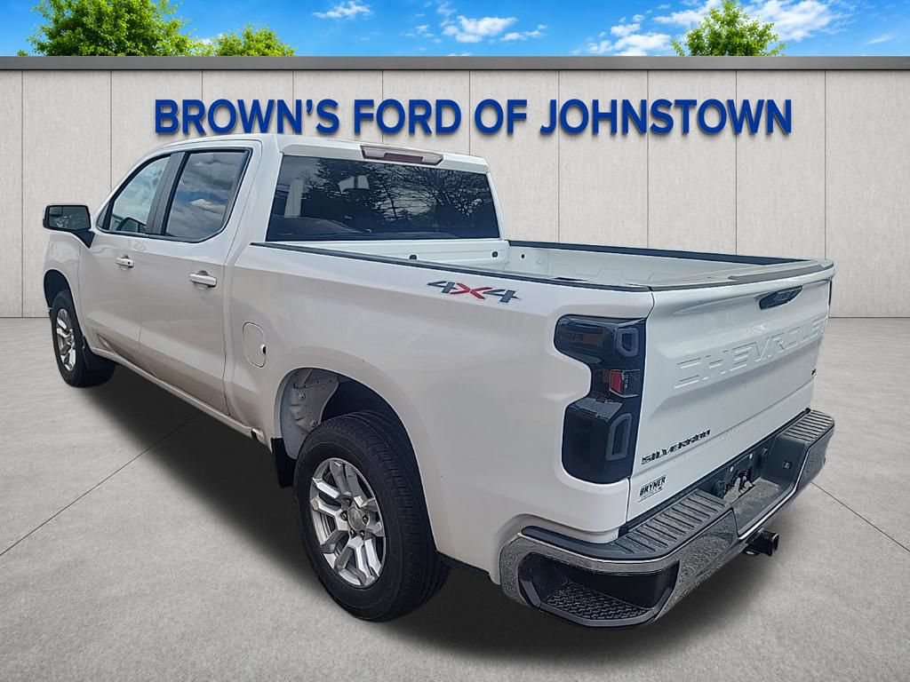 Used 2022 Chevrolet Silverado 1500 LT AWD/4WD image 5