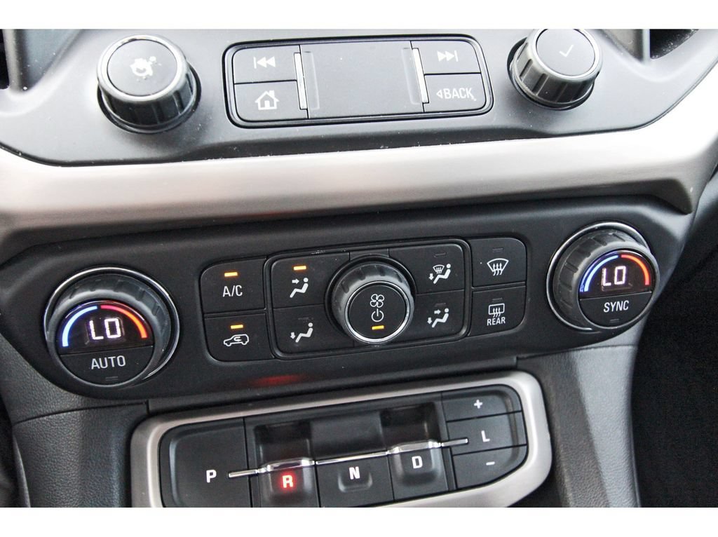 Used 2020 GMC Acadia Denali w/ Technology Package FWD image 27