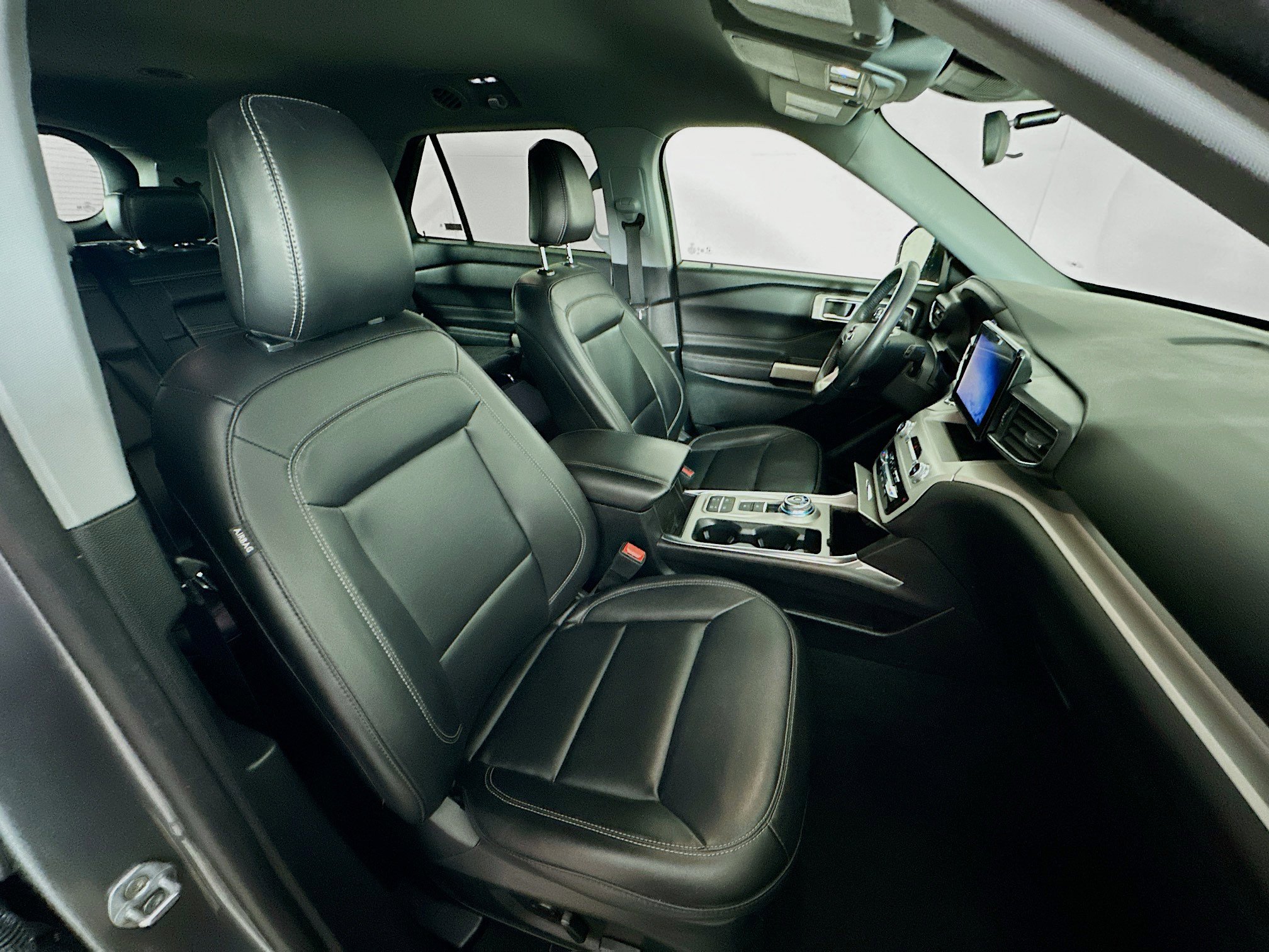 Used 2024 Ford Explorer XLT w/ Equipment Group 202A image 32