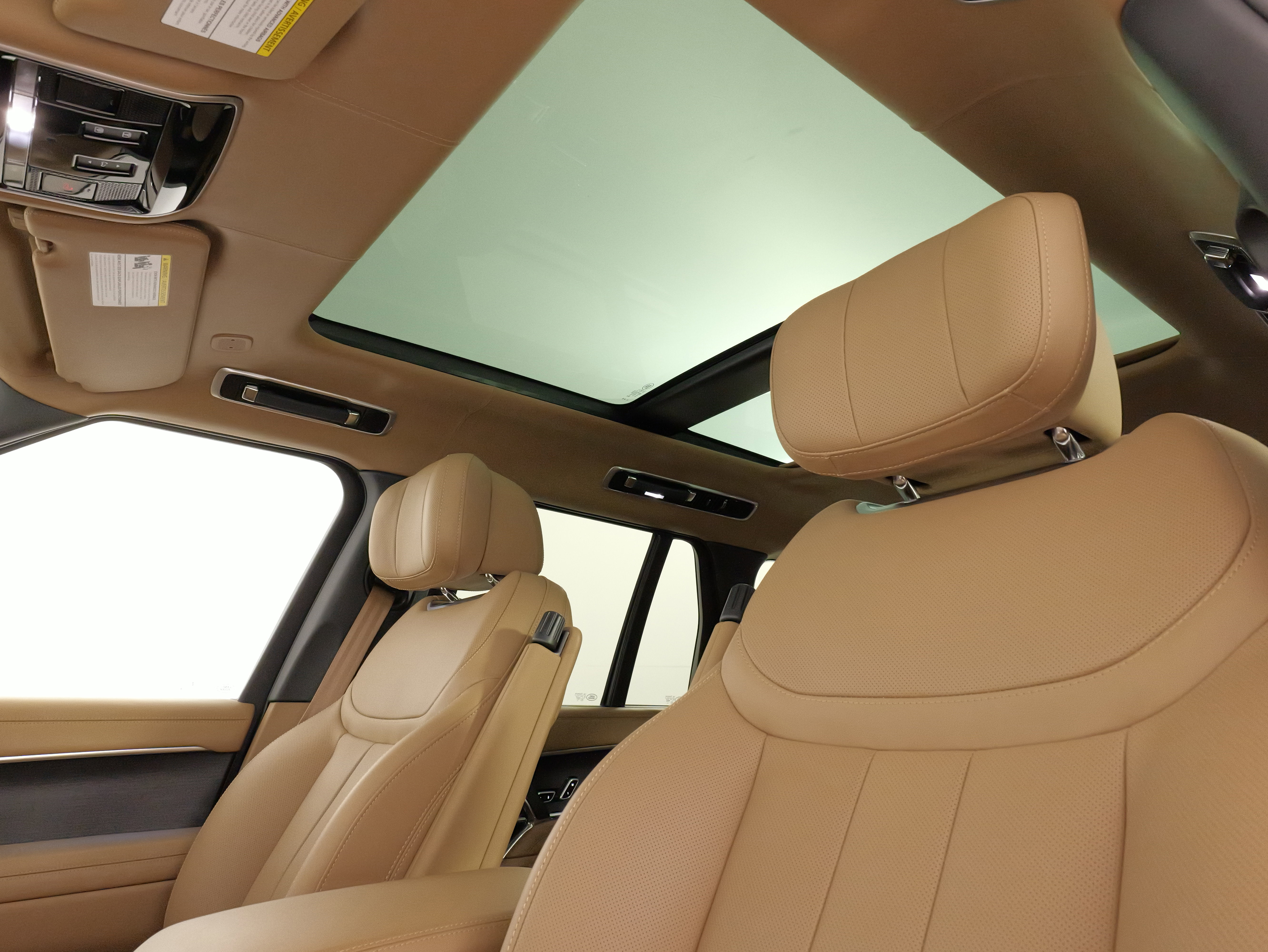 Used 2025 Land Rover Range Rover Autobiography image 34