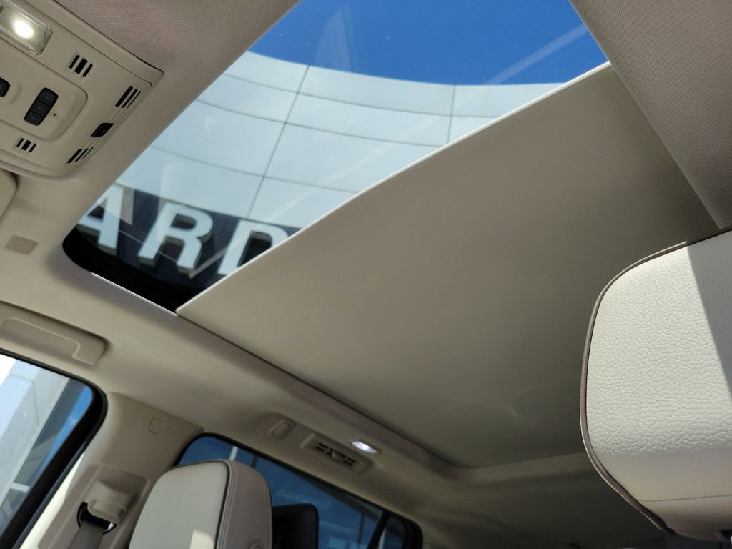 Used 2021 GMC Yukon XL Denali w/ Denali Premium Package image 32