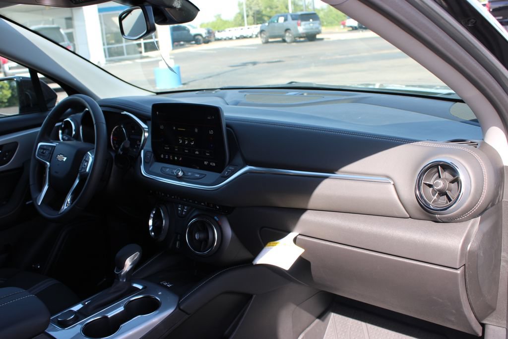 New 2026 Chevrolet Blazer LT w/ Convenience Package FWD image 29