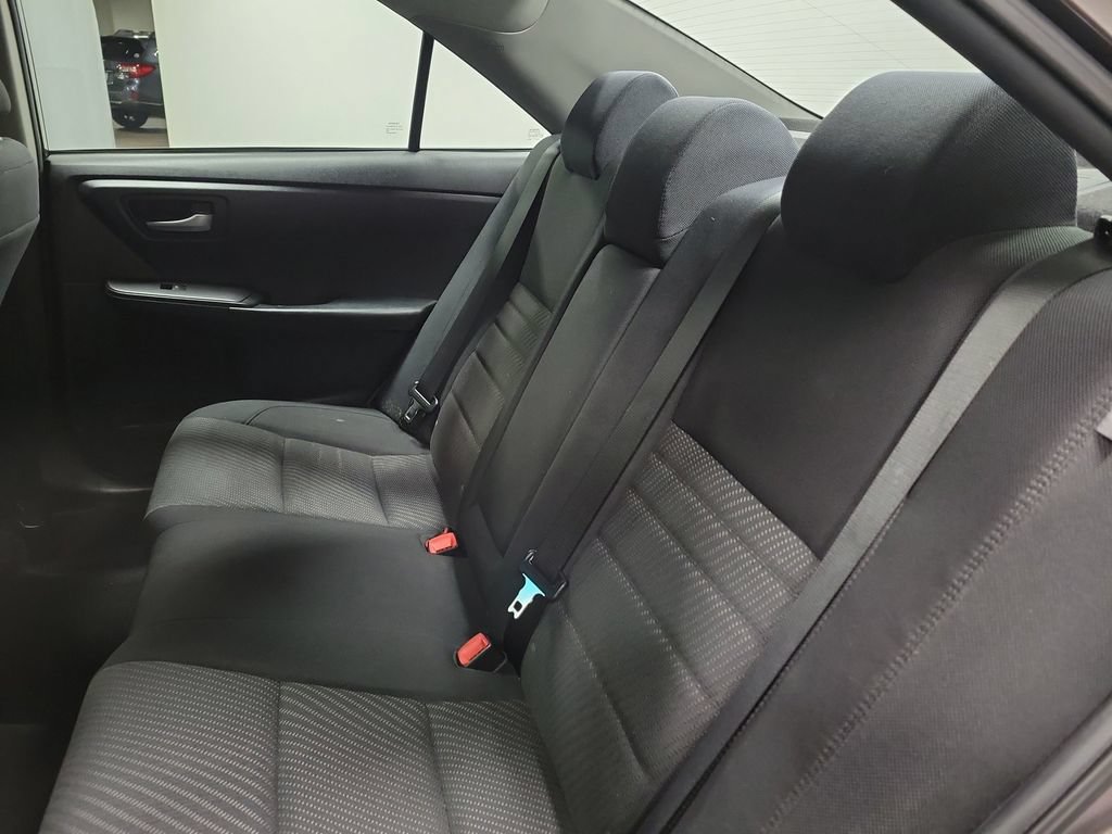 Used 2015 Toyota Camry LE FWD image 23