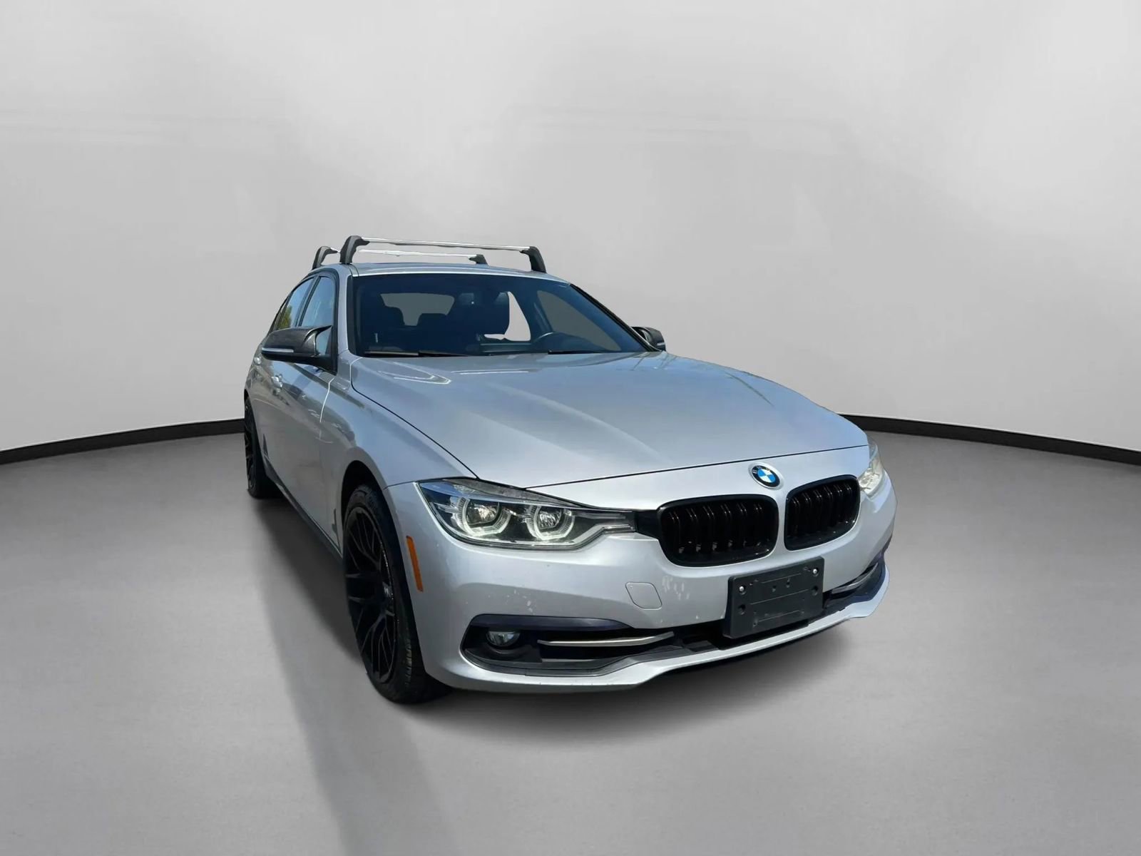 Used 2018 BMW 330i xDrive Sedan AWD/4WD image 3