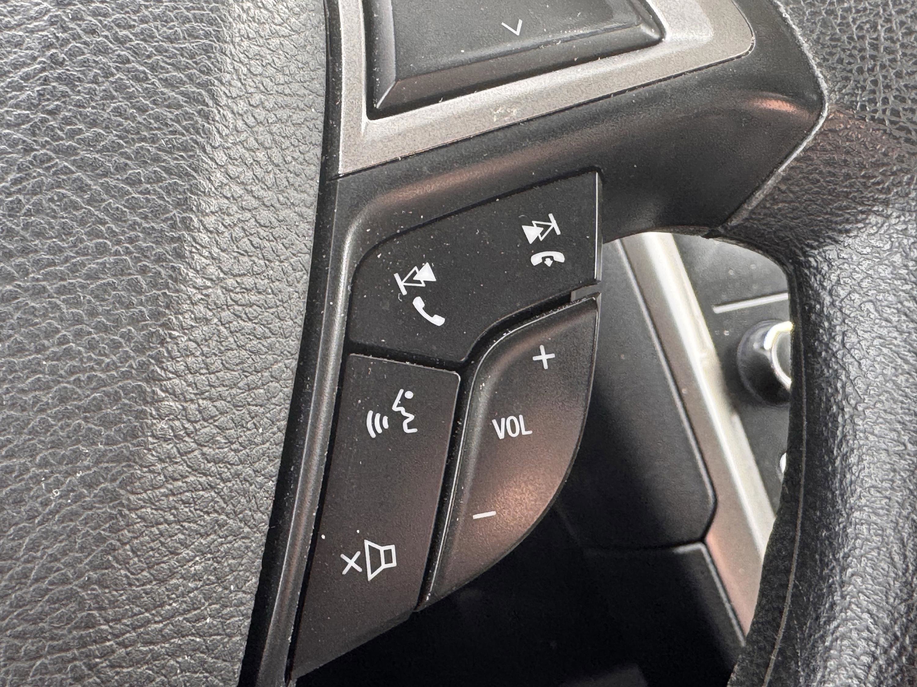 Used 2019 Ford Fusion SE image 11