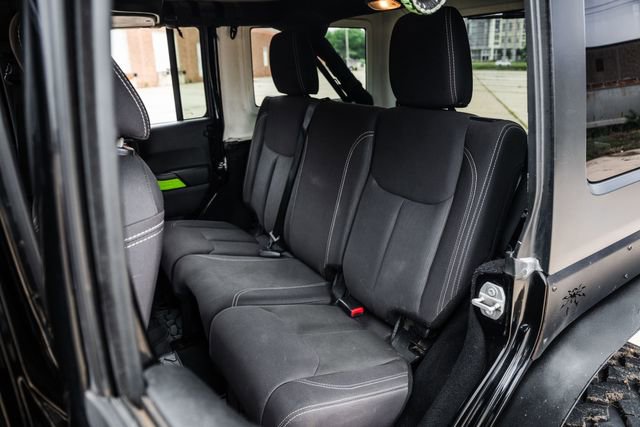 Used 2016 Jeep Wrangler Unlimited Sahara w/ Connectivity Group AWD/4WD image 66