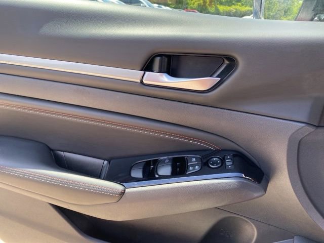 Used 2023 Nissan Altima 2.5 SR w/ SR Premium Package FWD image 18