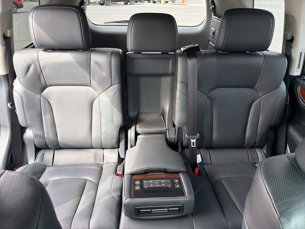 Used 2016 Lexus LX 570 4WD w/ Luxury Package image 21