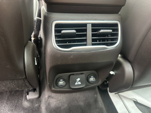 Used 2023 Hyundai Santa Fe Limited w/ Cargo Package image 22