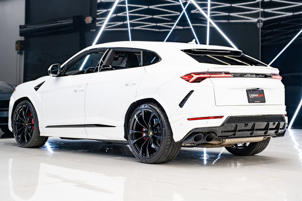 Used 2022 Lamborghini Urus AWD/4WD image 31