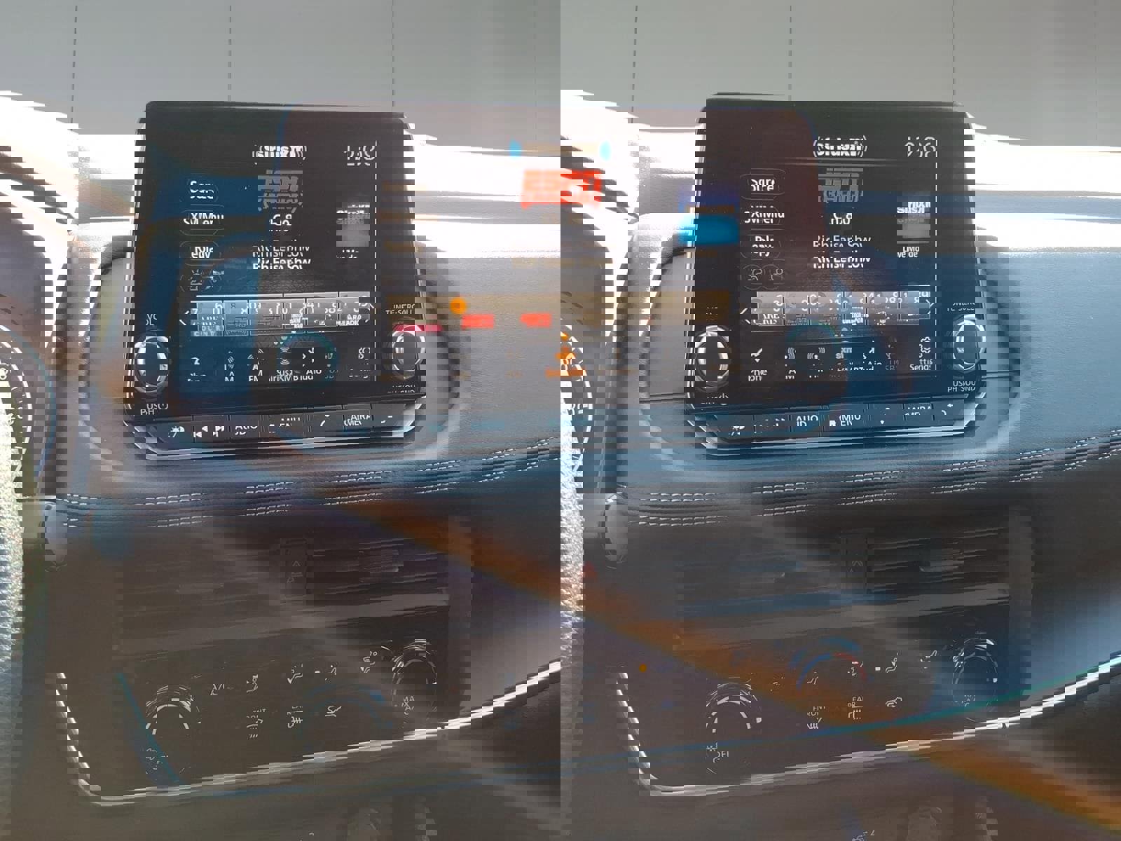 Used 2025 Nissan Rogue S image 16