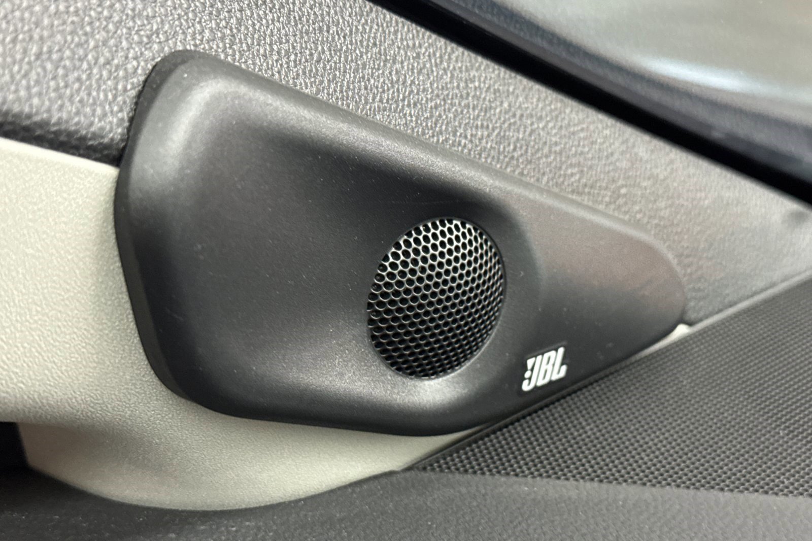 Used 2023 Toyota Prius Prime Premium image 23