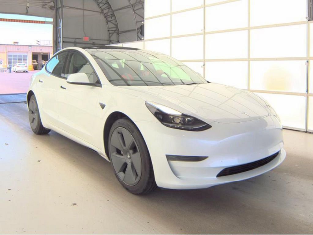 Used 2023 Tesla Model 3 Standard Range RWD image 4