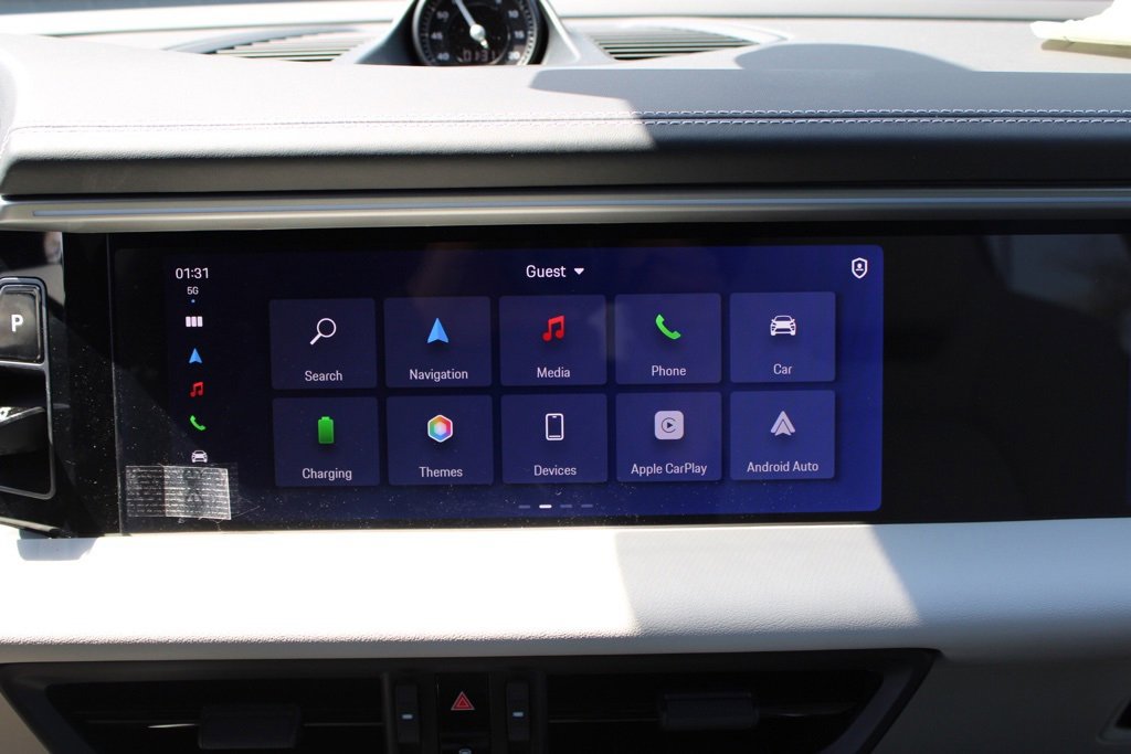 New 2024 Porsche Macan 4 Electric image 24