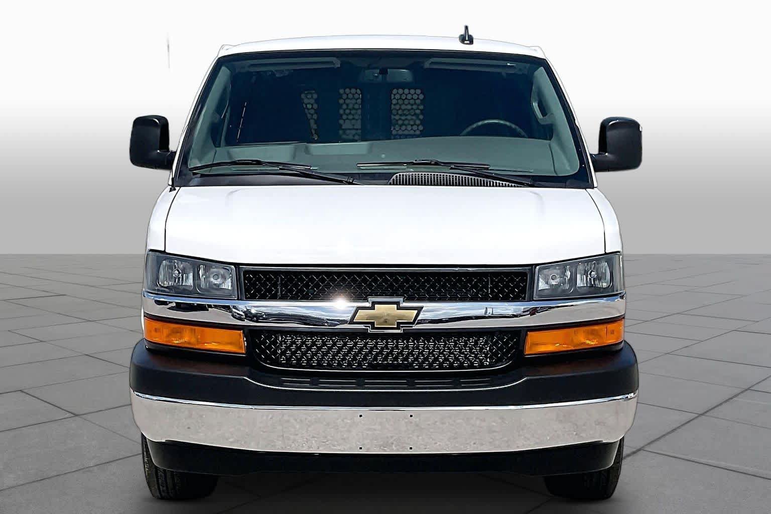 Certified 2024 Chevrolet Express 2500 w/ Driver Convenience Package RWD image 4