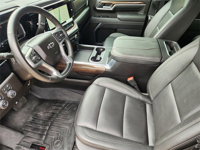 Used 2025 Chevrolet Silverado 2500 LT w/ Trail Boss Package AWD/4WD image 4