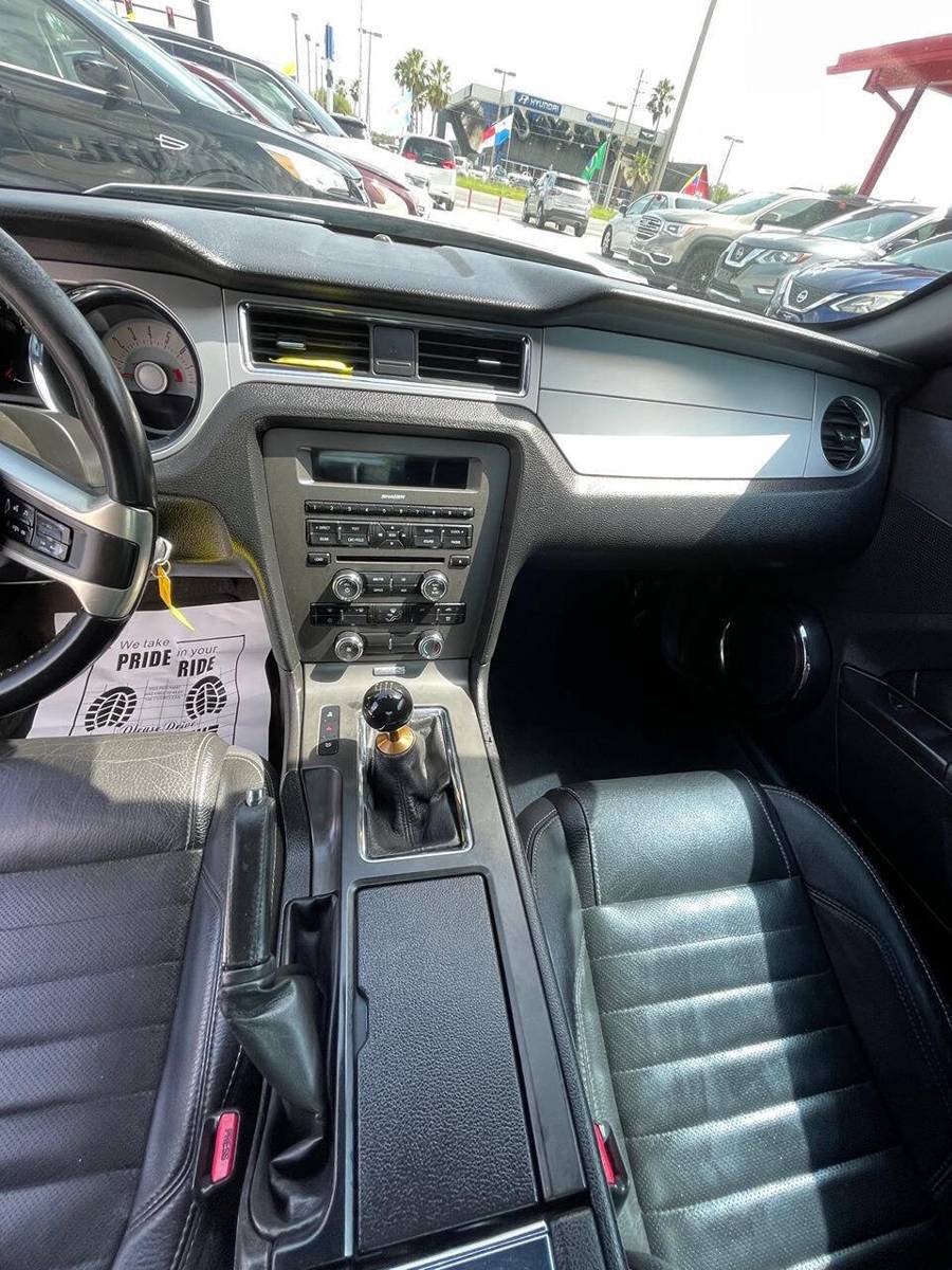 Used 2012 Ford Mustang Premium RWD image 7