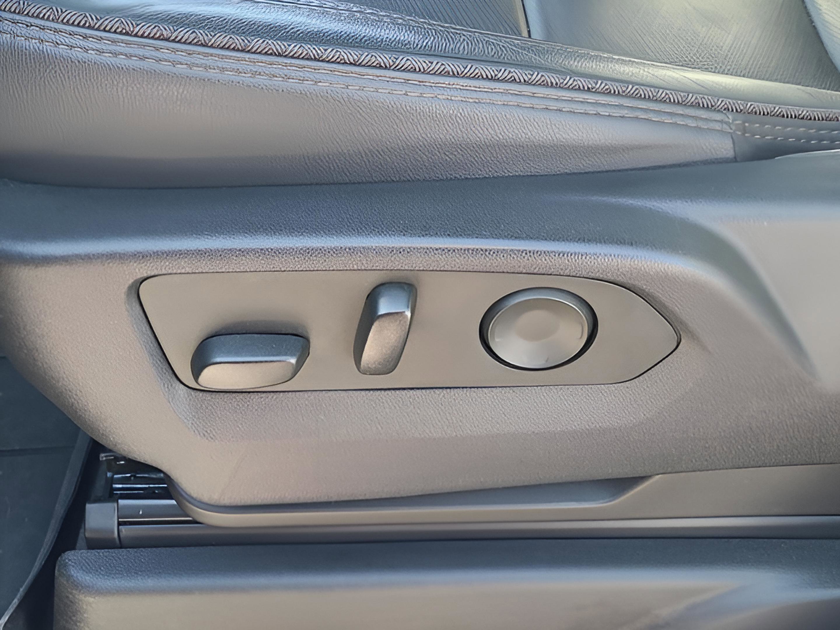 Used 2023 Chevrolet Tahoe High Country image 15