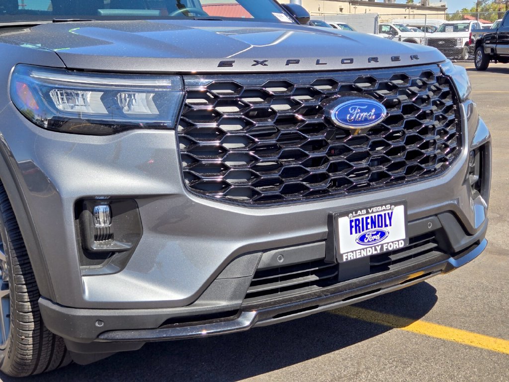 New 2026 Ford Explorer ST-Line w/ ST-Line Street Pack AWD/4WD image 9