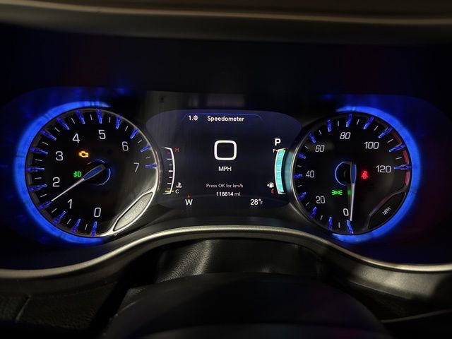 Used 2023 Chrysler Pacifica Touring-L image 15