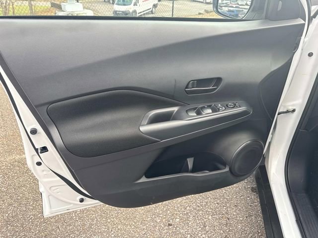 Certified 2025 Nissan Kicks Play S image 24
