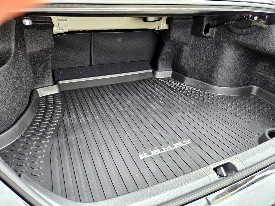 Used 2025 Toyota Camry LE image 12