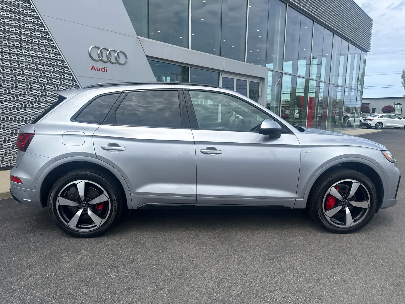 Used 2024 Audi Q5 2.0T Premium Plus AWD/4WD image 28