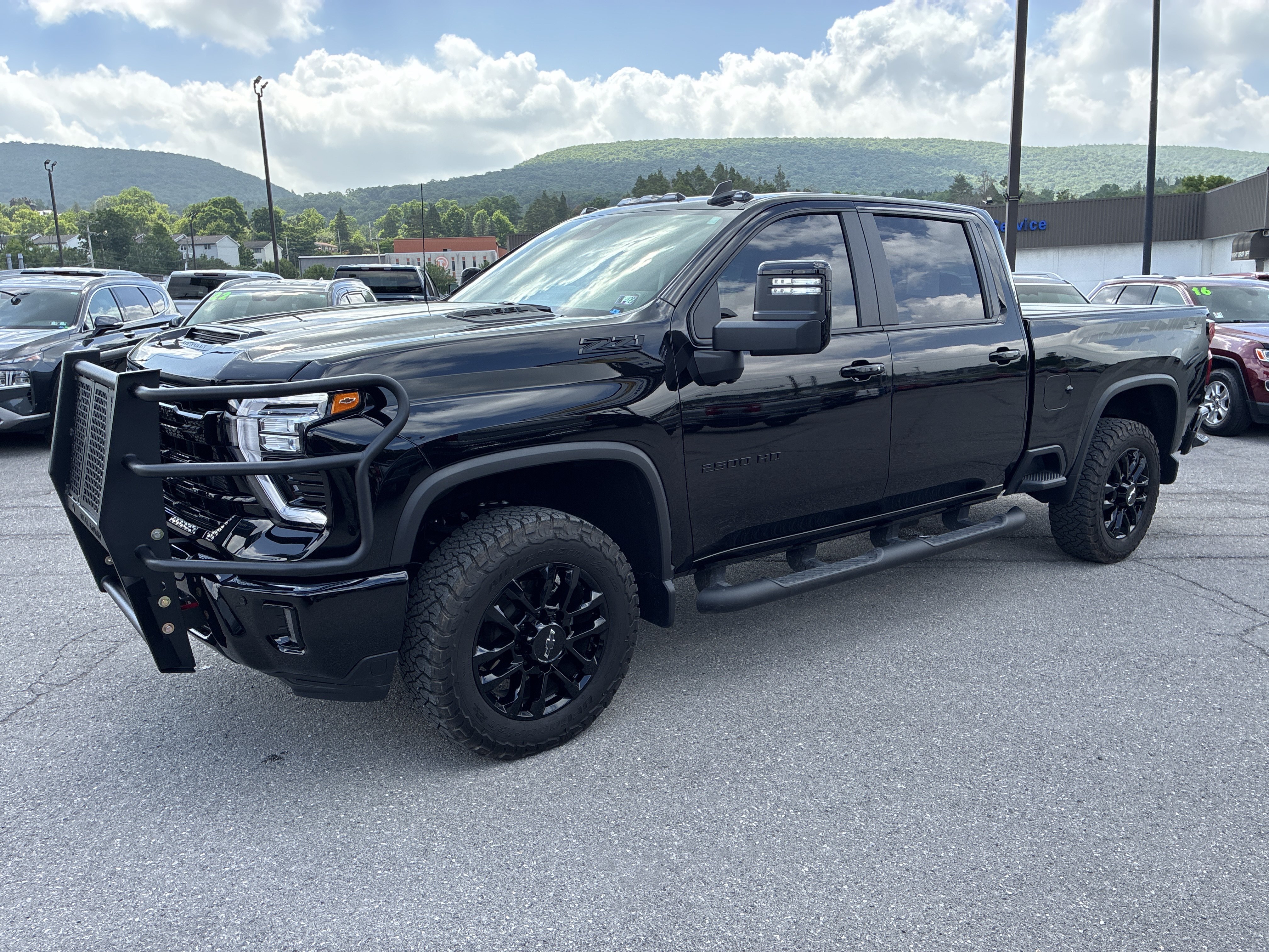 Used 2025 Chevrolet Silverado 2500 LT w/ Trail Boss Package AWD/4WD image 7