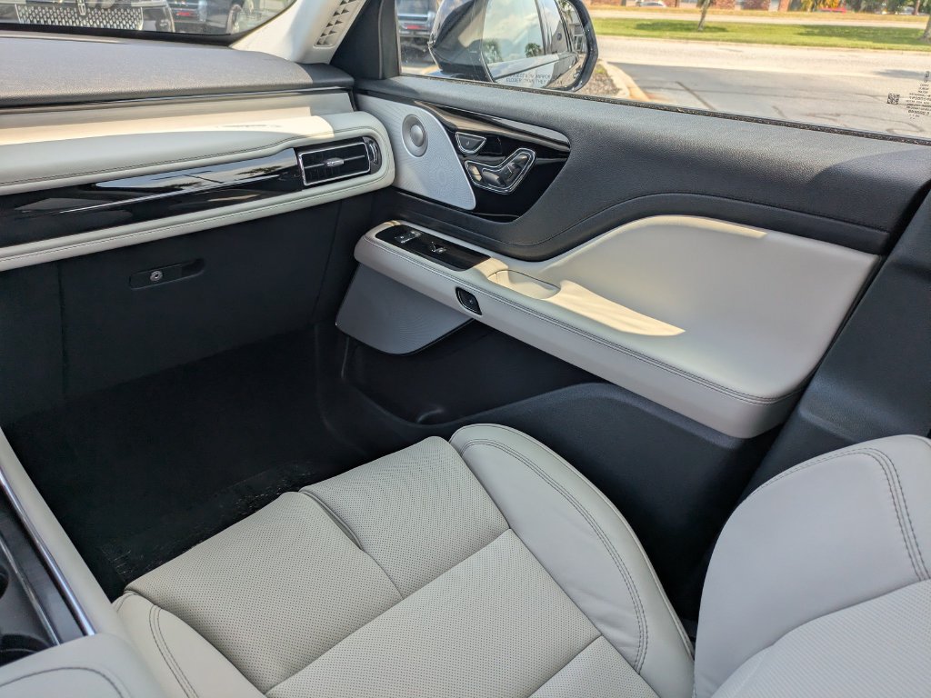 New 2026 Lincoln Aviator Reserve w/ Luxury Package RWD image 22