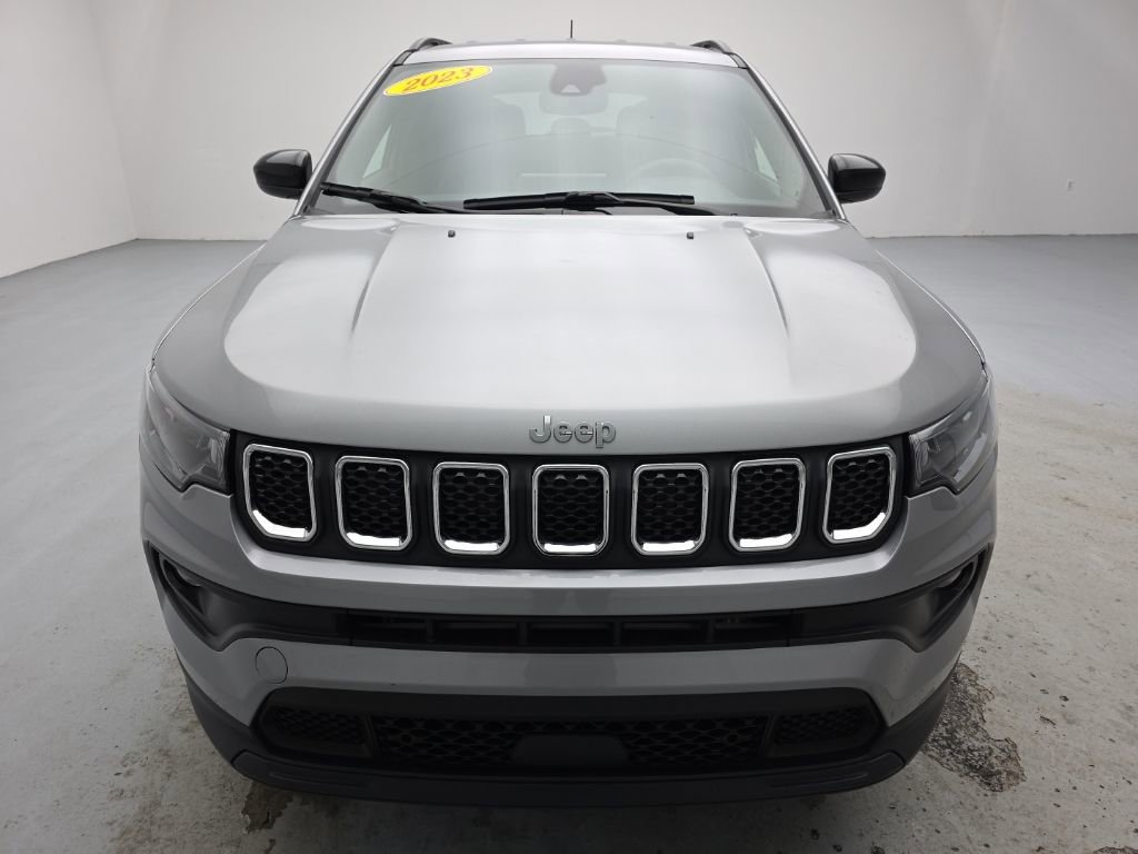 Used 2023 Jeep Compass Latitude image 5