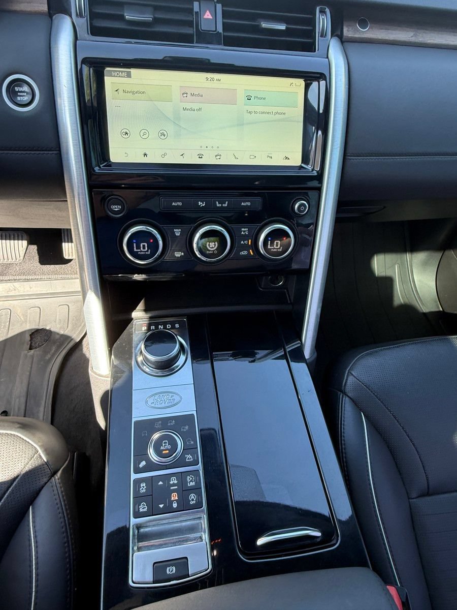 Used 2017 Land Rover Discovery HSE AWD/4WD image 13