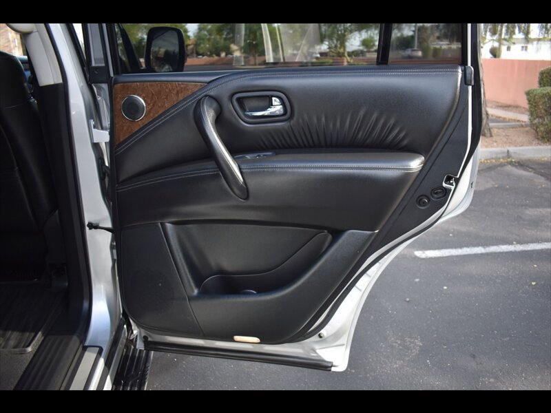 Used 2017 INFINITI QX80 2WD image 28