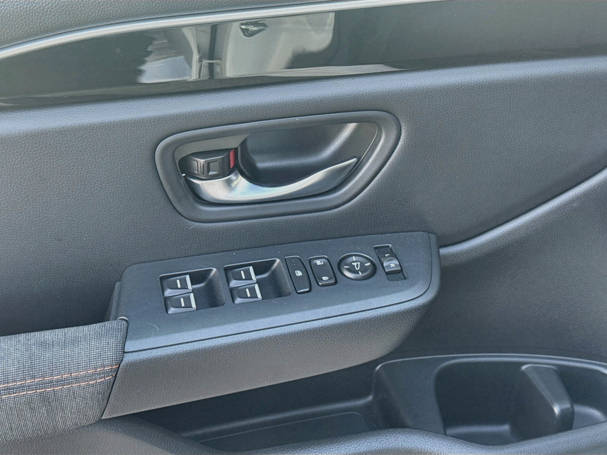 Certified 2025 Honda Pilot Sport image 16