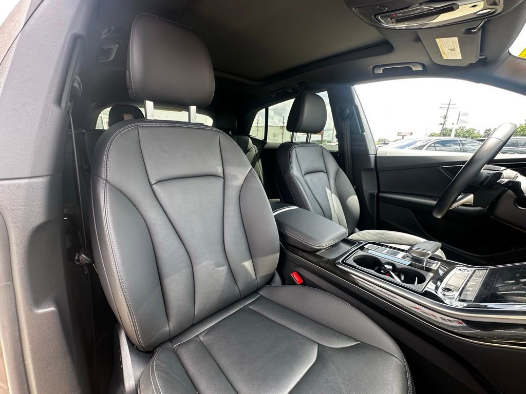 Used 2025 Audi Q8 Premium w/ Black Optic Package AWD/4WD image 30
