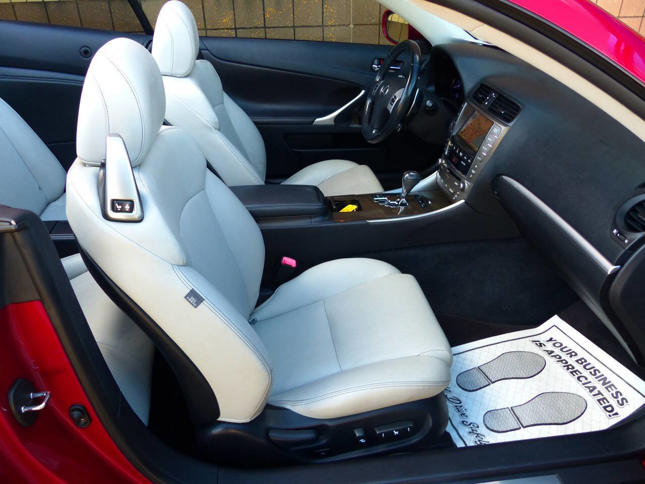 Used 2011 Lexus IS 250C w/ Luxury Pkg RWD image 46