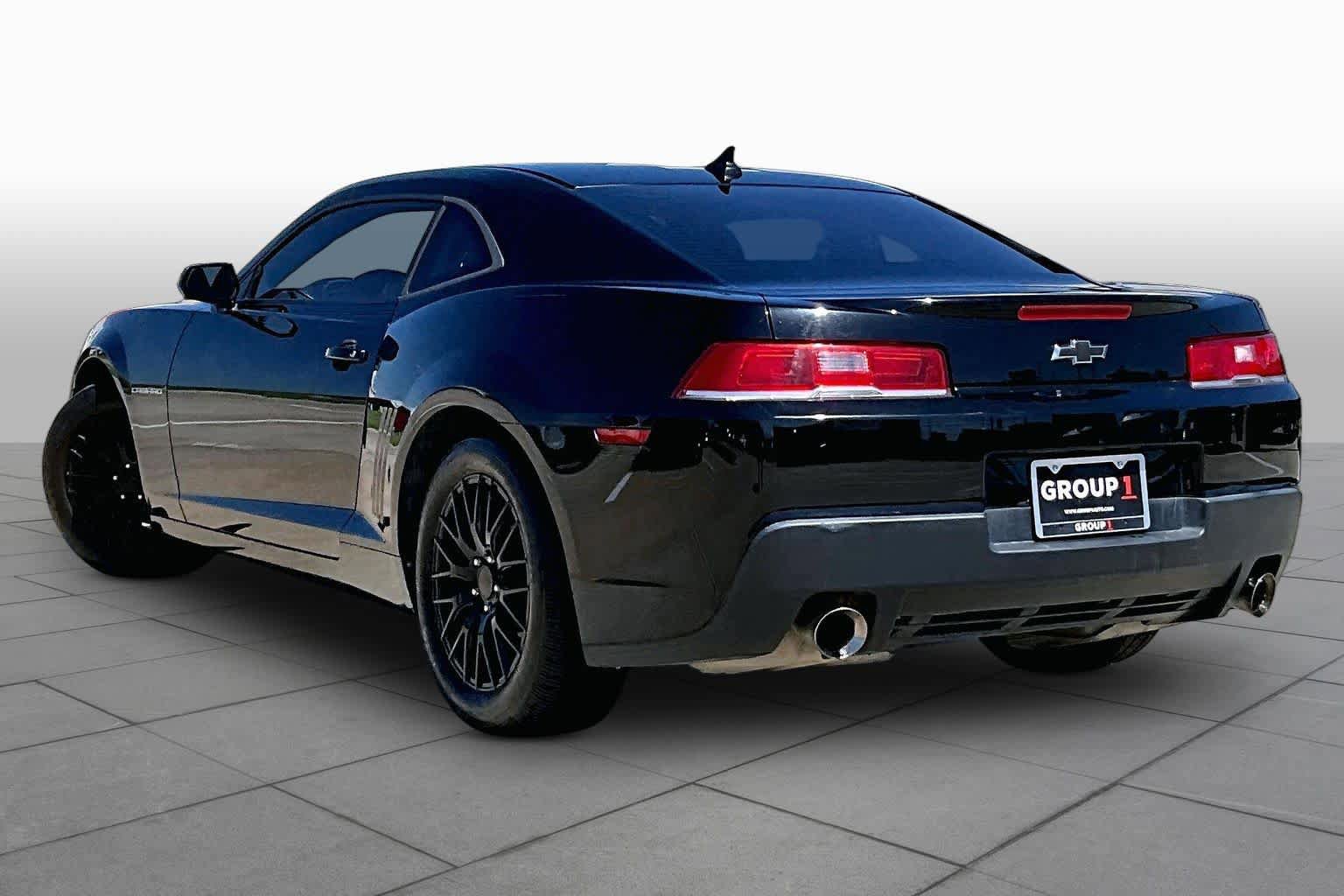 Used 2015 Chevrolet Camaro LS RWD image 11