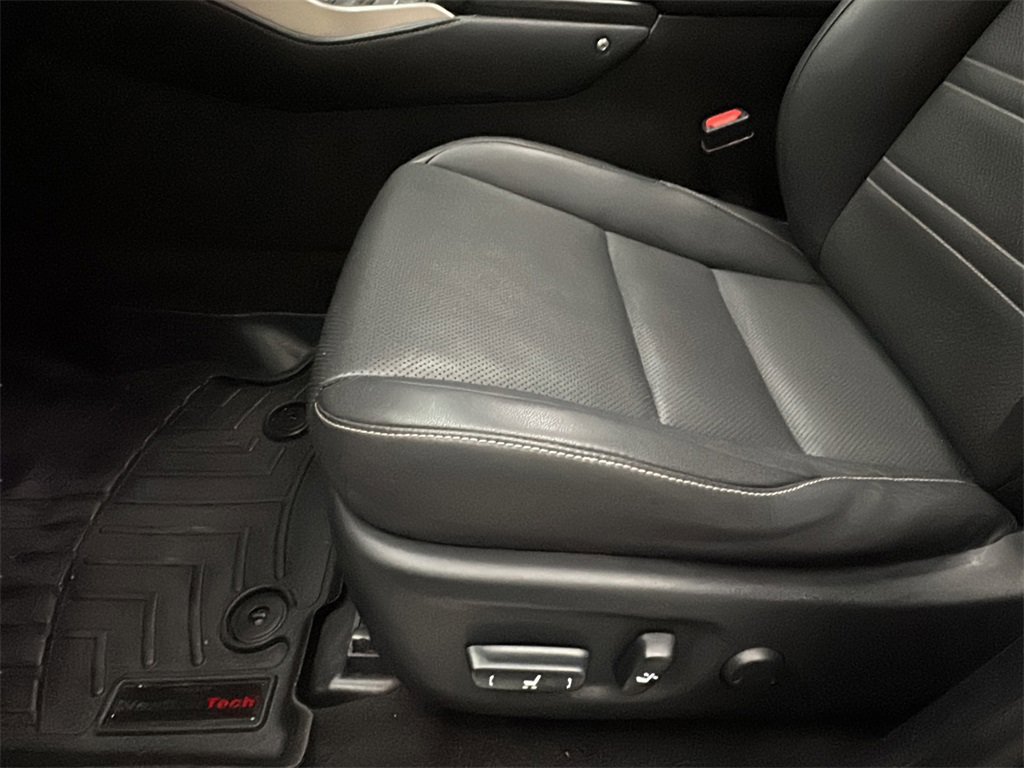 Used 2015 Lexus NX 300h AWD image 10