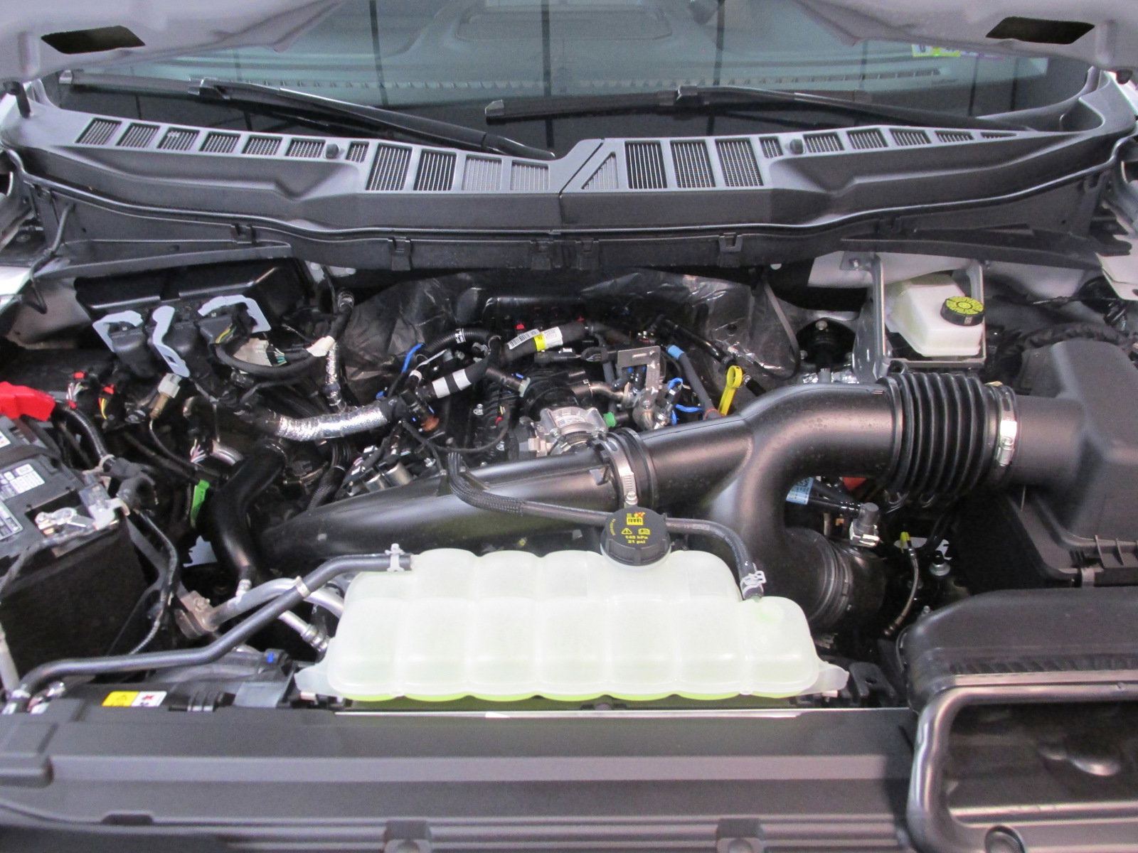 New 2025 Ford F150 XLT w/ Equipment Group 302A MID image 39
