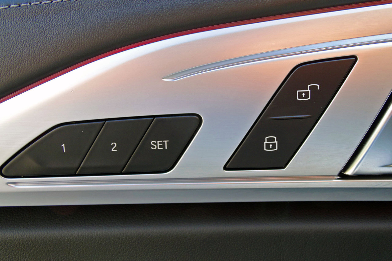 Used 2020 BMW M8 Convertible w/ Driving Assistance Package image 24