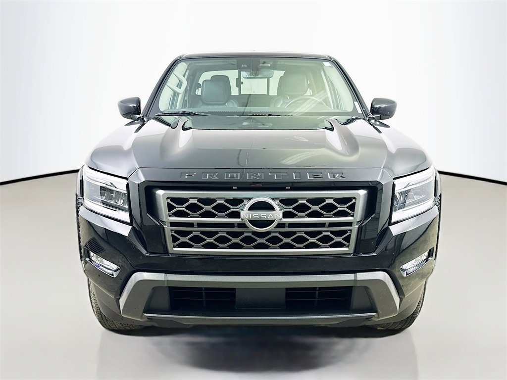 Used 2024 Nissan Frontier SL w/ Technology Package image 2