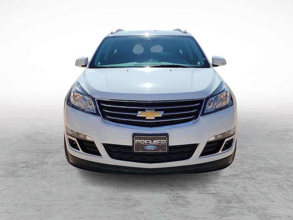 Used 2017 Chevrolet Traverse LT w/ Style and Technology Package FWD image 3