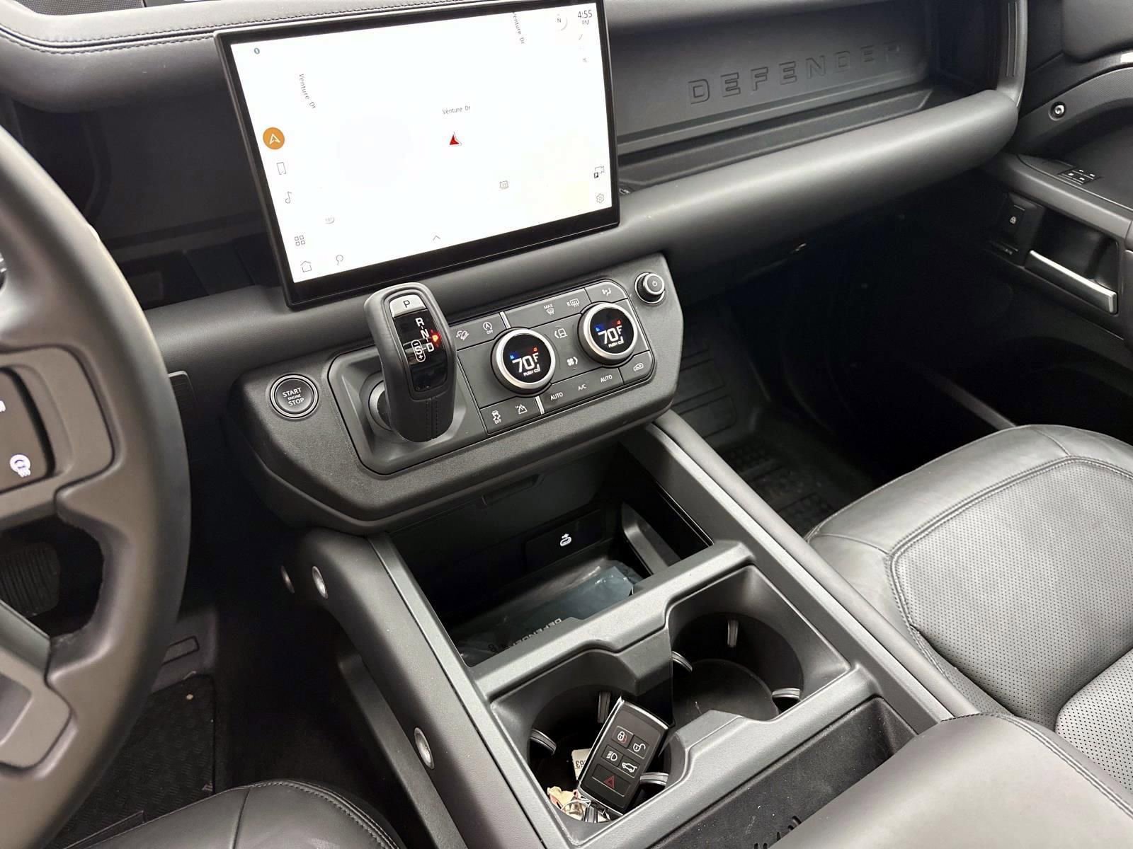 Used 2025 Land Rover Defender 110 S image 14