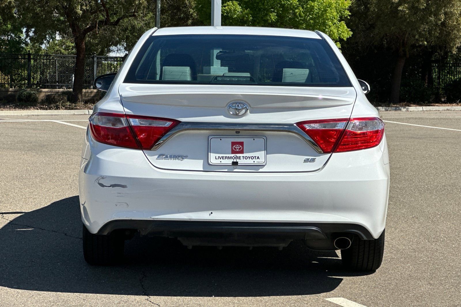 Used 2016 Toyota Camry SE image 5