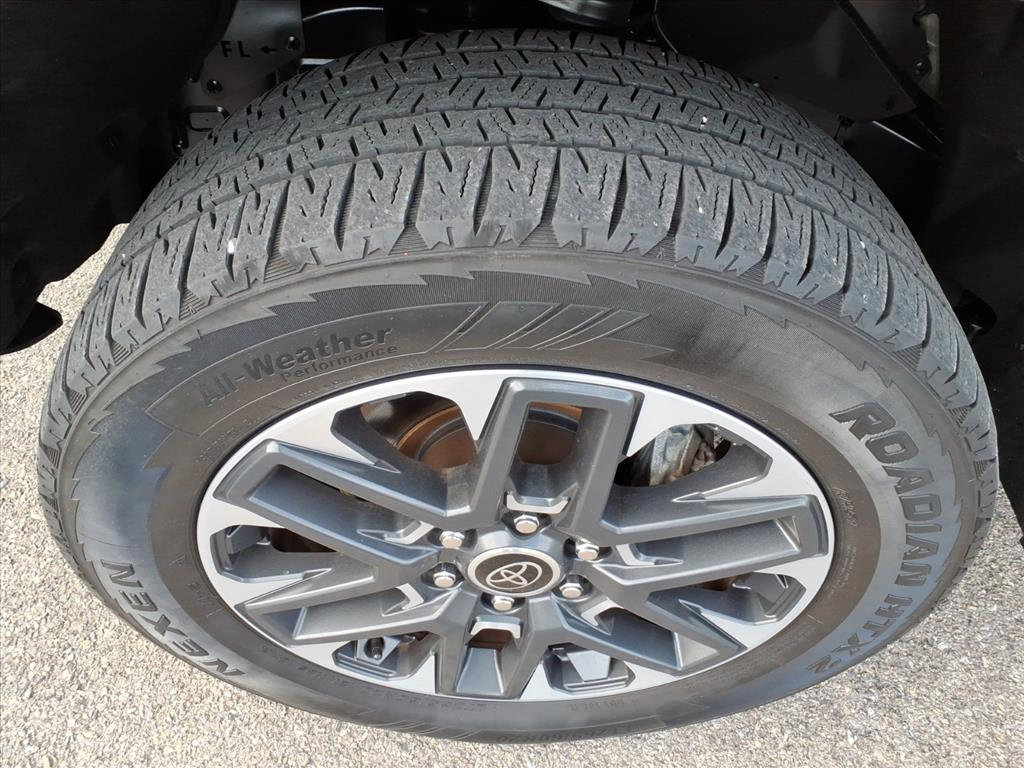 Used 2023 Toyota Tundra Limited AWD/4WD image 8