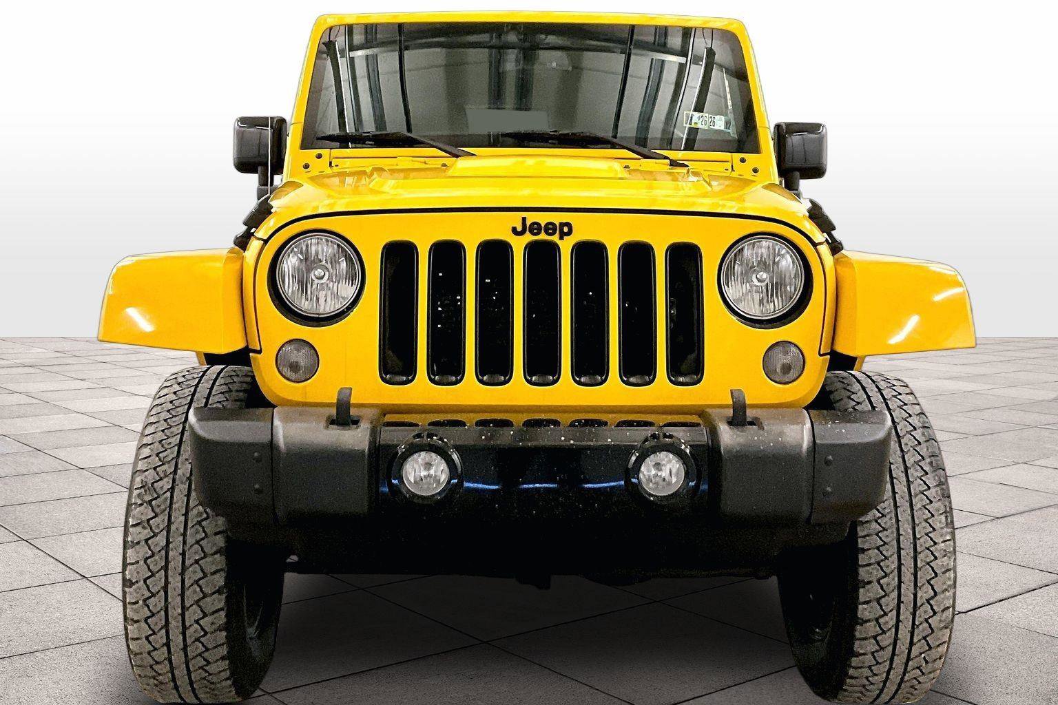 Used 2015 Jeep Wrangler Unlimited Sahara image 3