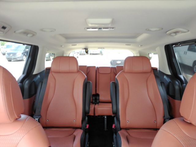 Used 2024 Kia Carnival SX Prestige image 43