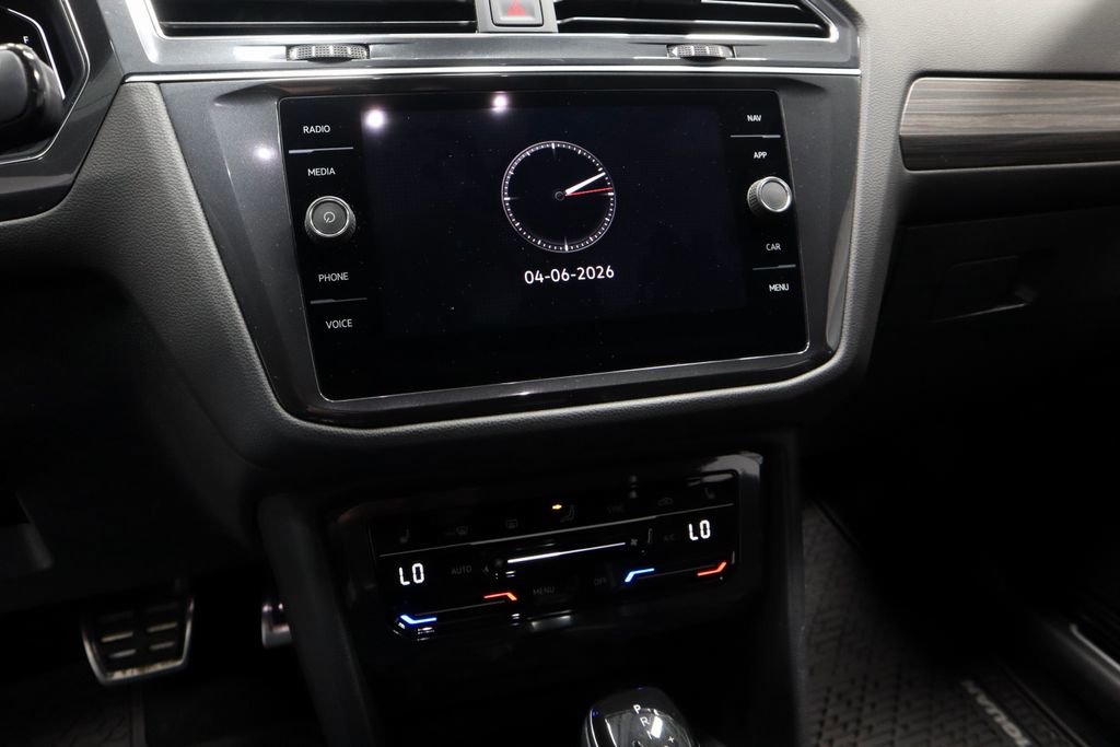 Used 2022 Volkswagen Tiguan SEL R-Line image 35