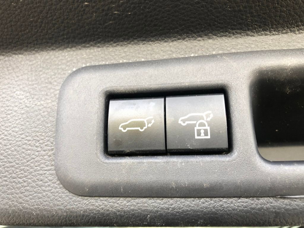 Used 2023 Toyota Sequoia Limited image 8